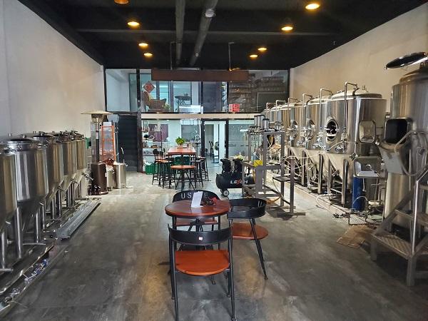 日產(chǎn)700L啤酒屋自釀設(shè)備 日產(chǎn)700L啤酒屋自釀設(shè)備